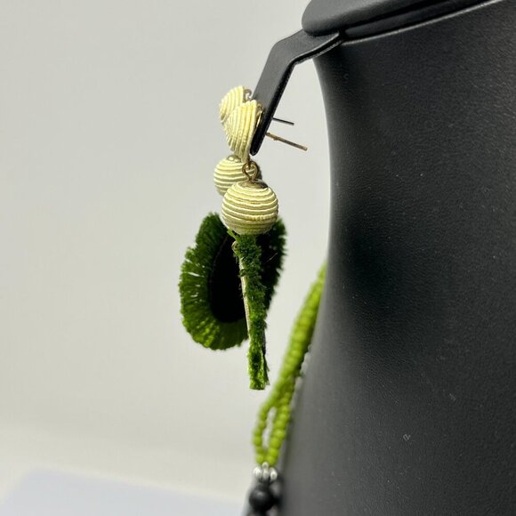 Vintage Green Acrylic and Black Wood Beads Jewelry 9 in. Necklace Earrings Set - Picture 6 of 14